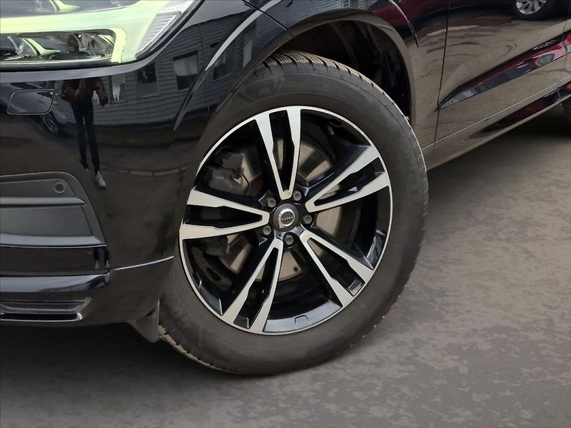 Volvo XC60 2,0 D3 MOMENTUM+ MAN - fotka 6 z 18