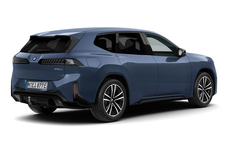 BMW iX3 40 - fotka 2 z 4
