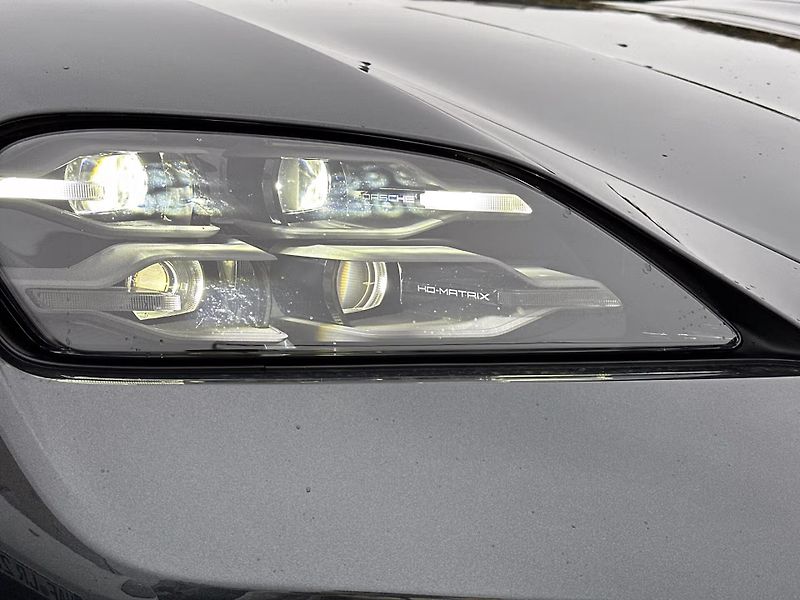 Porsche Taycan Sport Turismo HuD Chrono Inno - fotka 7 z 16