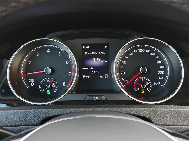 Volkswagen Golf 1,5   Variant Highline 1,5TDI - fotka 12 z 28