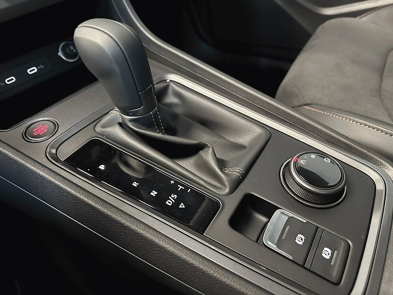 Cupra Ateca (2026) 1.5 TSI 150k DSG *TAŽNÉ* - fotka 21 z 21