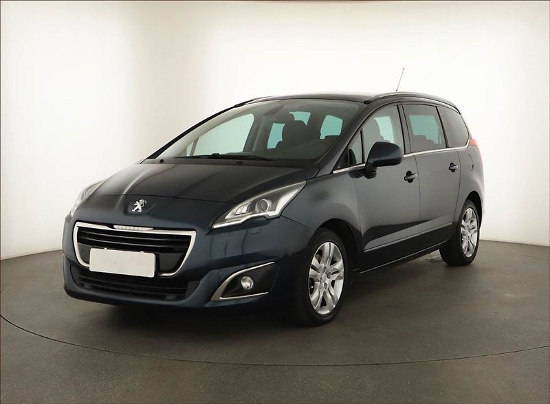 Peugeot 5008 (2014) 2.0 HDI, Navi, Xenony - fotka 2 z 18