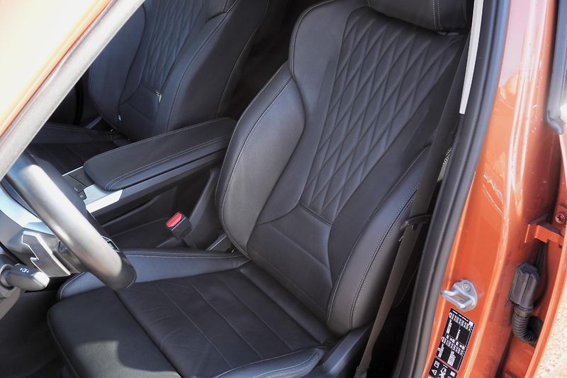 BMW X1 23i xDrive, Tažné, 360° kamera - fotka 33 z 40