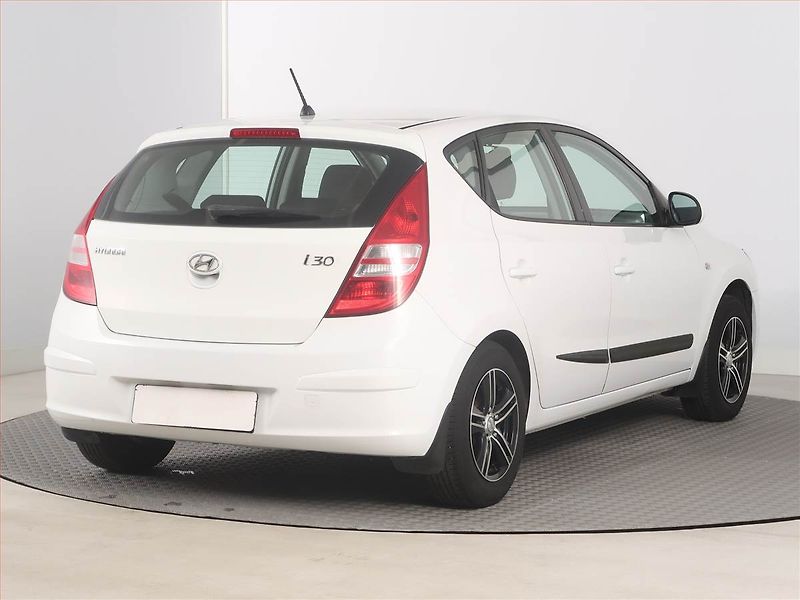 Hyundai i30 (2009) 1.4 CVVT, po STK, jezdí dobře - fotka 5 z 15