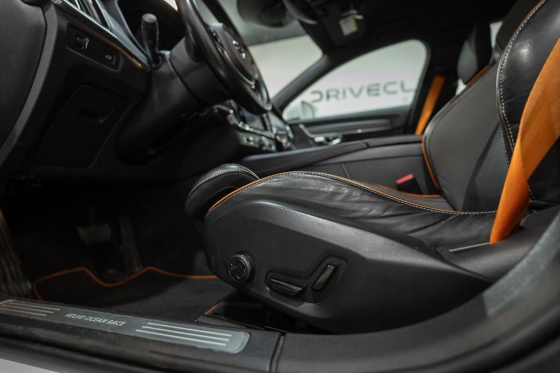 Volvo V90 Cross Country 2.0 140 kW - fotka 19 z 39