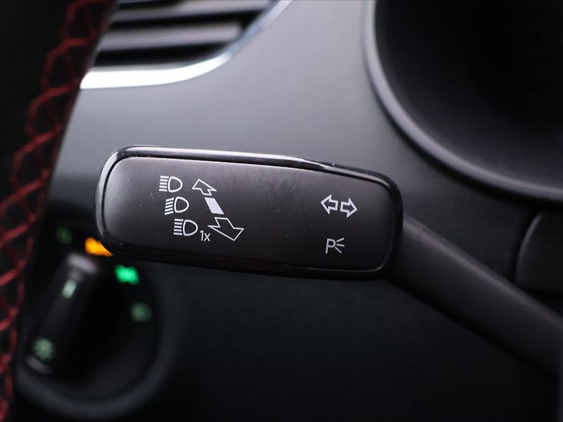 Škoda Octavia 2,0 TDI RS 4x4 DSG Virtual LED - fotka 20 z 43