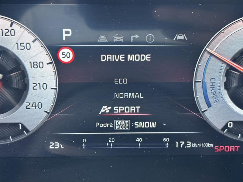 Kia e-Niro 0,0 Style ZÁRUKA 1.ČR SoH 99% - fotka 40 z 42
