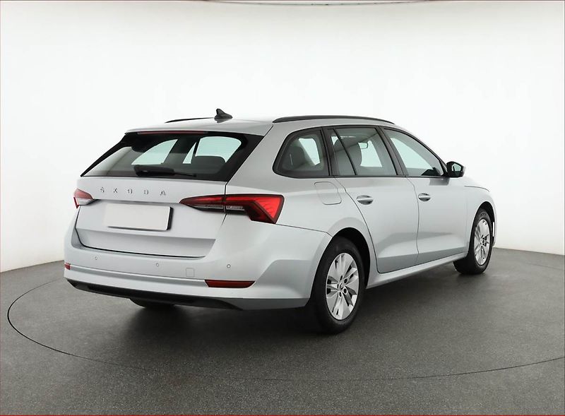 Škoda Octavia (2023) Ambition 2.0 TDI, ČR,1.maj - fotka 5 z 17