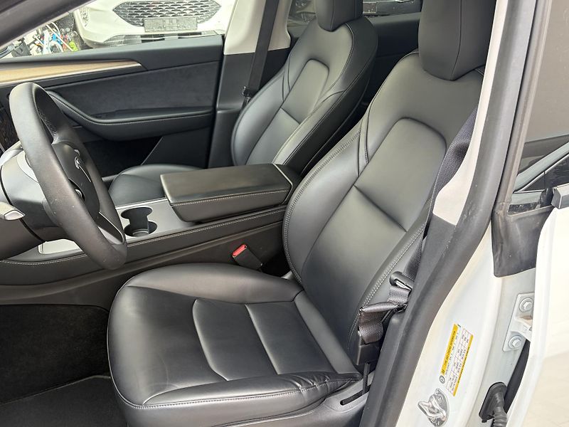 Tesla Model Y (2021) LR, SOH 89,4%, tazne, DPH - fotka 6 z 13
