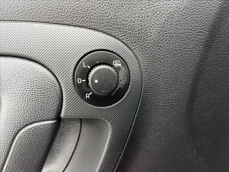 Škoda Fabia 1,2 TSi KLIMA 2x KOLA STK 1/28 - fotka 24 z 32