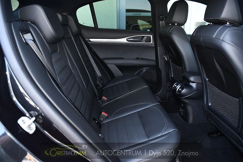 Alfa Romeo Stelvio 2.2D 16V 154kW Veloce AT8-Q4 - fotka 18 z 52