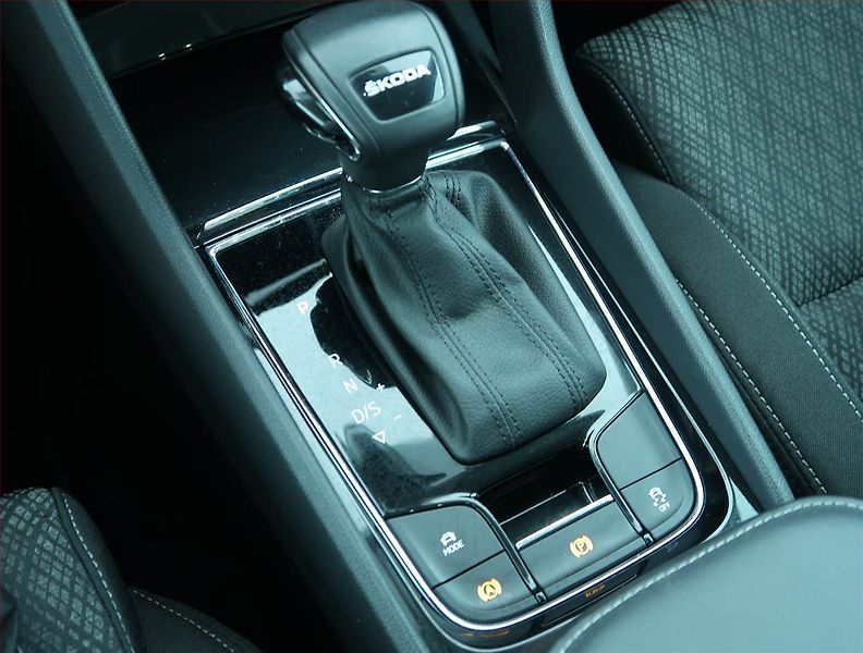 Škoda Karoq (2023) Style 1.5 TSI - fotka 13 z 21