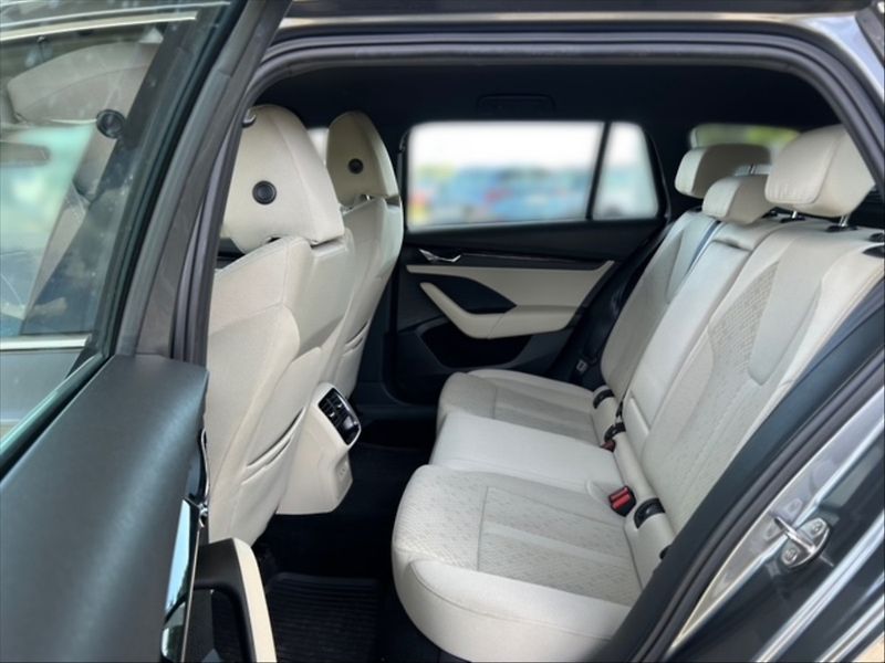 Škoda Octavia 2,0 TDI Style - fotka 8 z 11