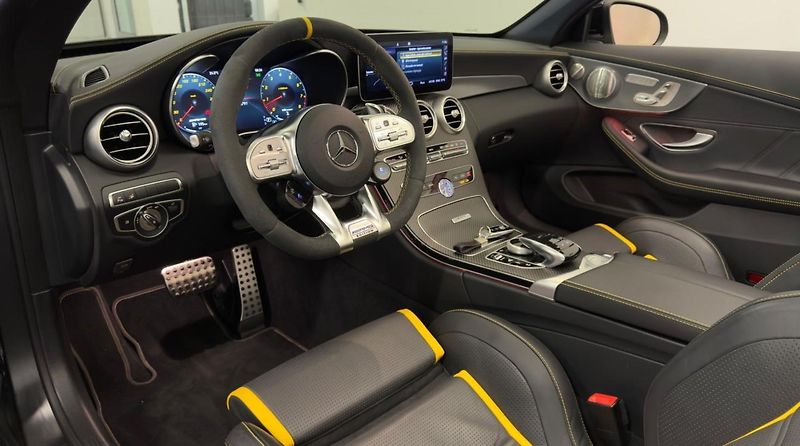 Mercedes-Benz Třídy C 63S AMG V8 Cab Final Edition - fotka 15 z 34