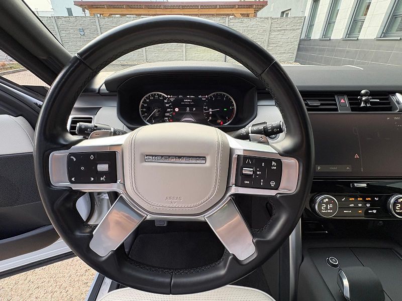 Land Rover Discovery D300, R-Dynamic HSE, ČR, DPH - fotka 27 z 61