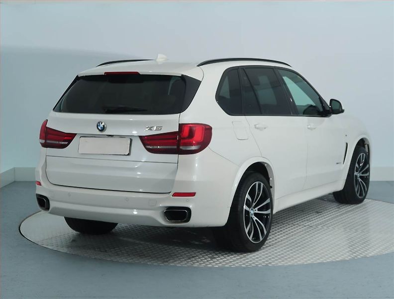 BMW X5 (2018) xDrive40d - fotka 5 z 14