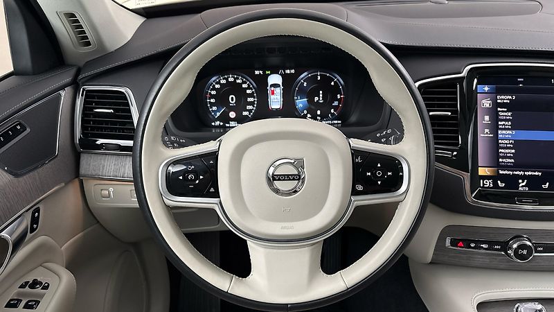 Volvo XC90 2.0 B5 AUT AWD Inscription - fotka 9 z 33