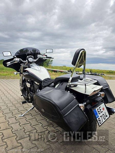 Suzuki Intruder M 800 (2010) - fotka 9 z 18