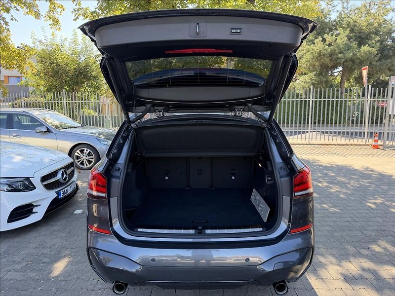 BMW X1 20d xDrive M-Paket - fotka 27 z 28
