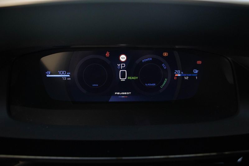 Peugeot 308 (2026) SW GT Elektro 115 kW 58 kWh - fotka 11 z 15