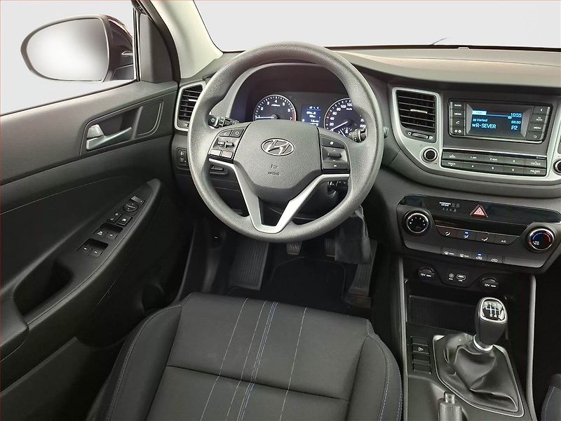 Hyundai Tucson (2017) 1.6 T-GDI, Park. senzory - fotka 7 z 14