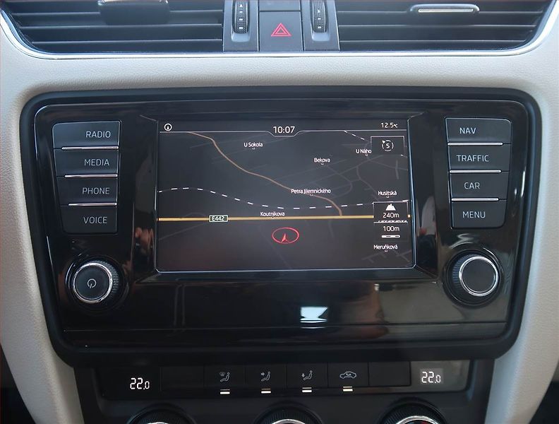 Škoda Octavia (2015) Style 1.6 TDI, Automat, Navi - fotka 16 z 18