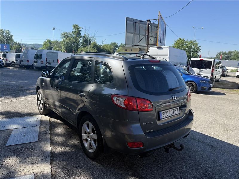 Hyundai Santa Fe 2,2 CRDi - fotka 6 z 25