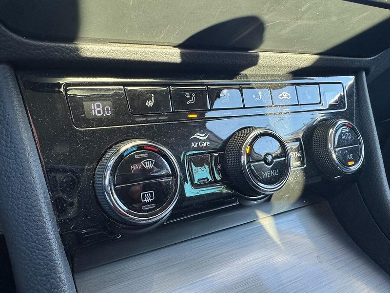 Škoda Superb (2019) DSG 2,0 TDI 140 KW STYLE+ SŠA - fotka 30 z 49