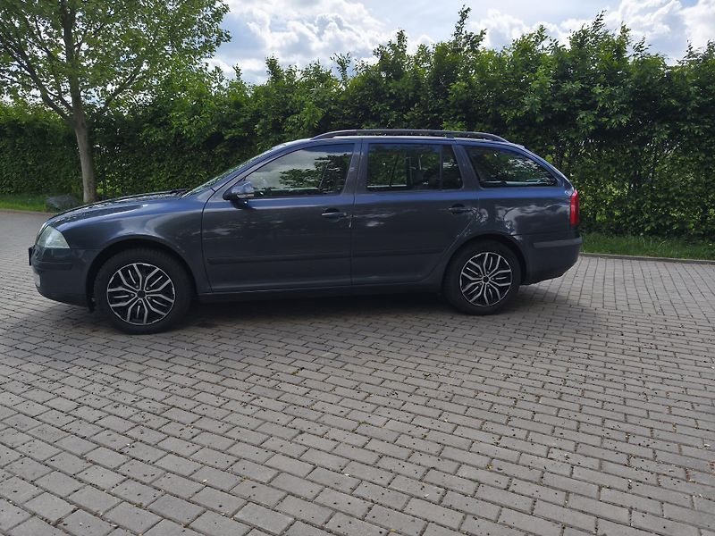 Škoda Octavia 2.0 FSI kombi Elegance LPG - fotka 4 z 29