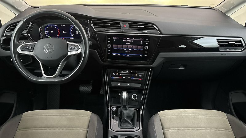 Volkswagen Touran 2.0 TDI DSG Highline - fotka 8 z 26