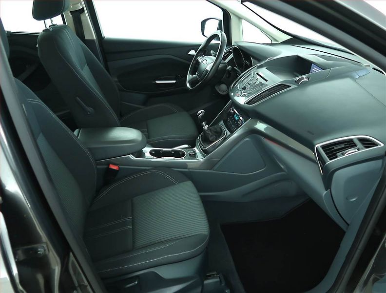 Ford C-MAX (2015) 1.6 TDCi, Navi, Tempomat - fotka 9 z 15