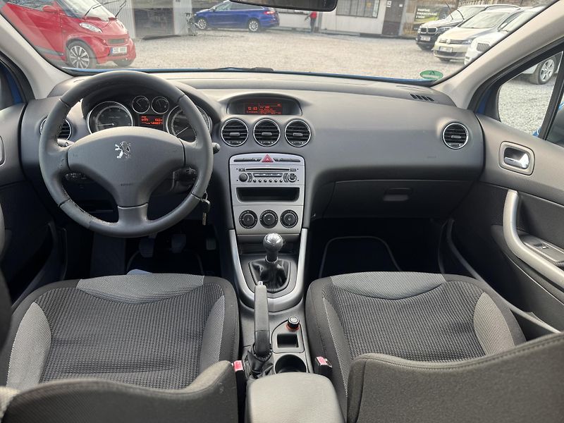 Peugeot 308 (2008) 1.6-16V,rezervace  - fotka 18 z 36