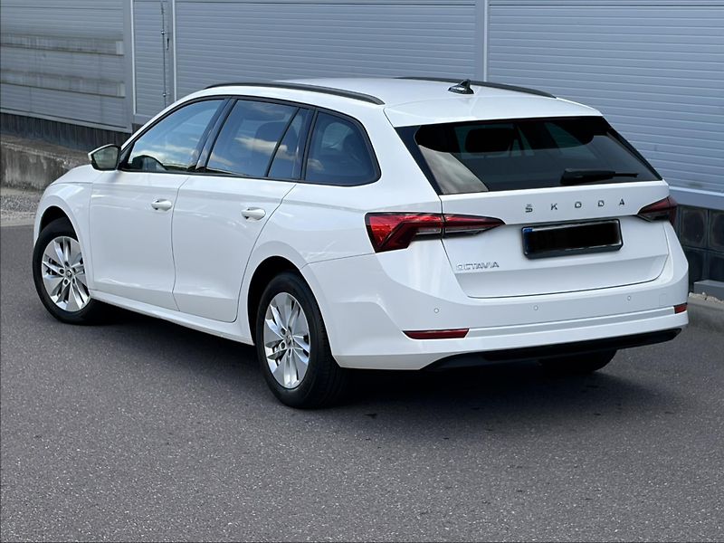 Škoda Octavia (2023) 110kW DSG/ACC/NAVI/SERVIS - fotka 4 z 24