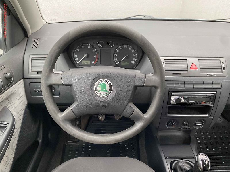 Škoda Fabia (2003) 1.2 12V, ČR, Klima, TZ - fotka 11 z 15