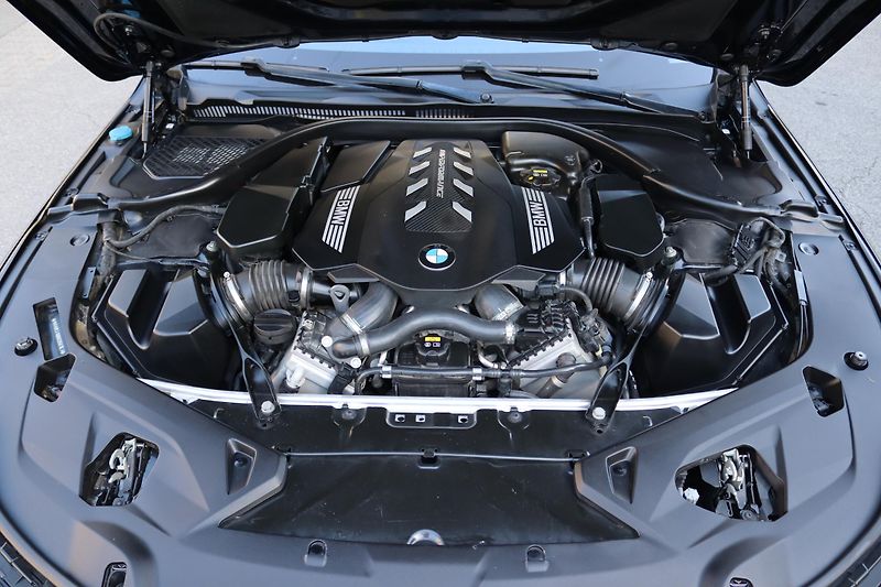 BMW Řada 8 BMW M850i xDrive Coupe - fotka 58 z 60