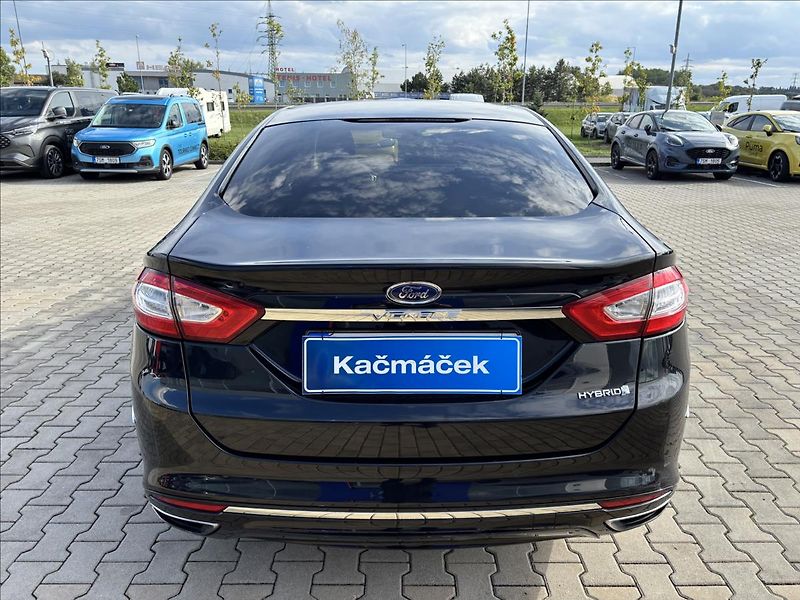 Ford Mondeo 2,0 HEV Vignale 103kW - fotka 4 z 45