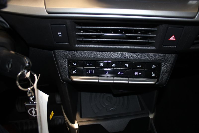 Opel Frontera (2025) Edition Hybrid 1.2 TURBO 81kW - fotka 16 z 20
