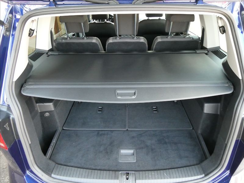 Volkswagen Touran 1,2 TSi 81kW 7.míst, NAVI - fotka 18 z 39