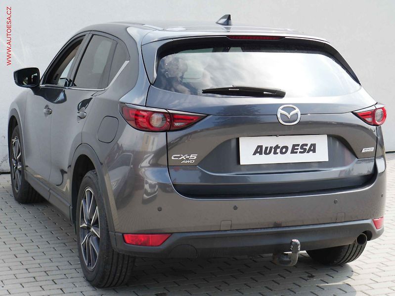 Mazda CX-5 (2018) 2.2 Skyactiv-D 4x4, AT, LED - fotka 6 z 20