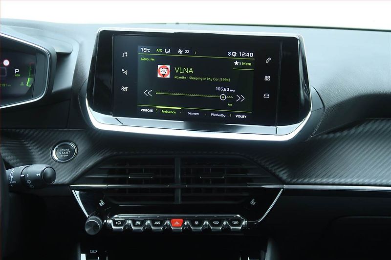Peugeot 2008 (2020) Allure 1.2 PureTech, Automat - fotka 12 z 25