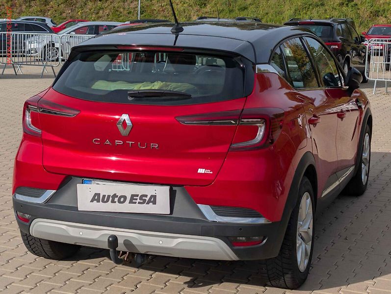 Renault Captur (2021) 1.0TCe, 1.maj,ČR, LED - fotka 4 z 20
