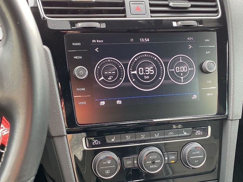 Volkswagen Golf (2019) 2.0 TSI DSG 4Motion R-Line - fotka 19 z 34