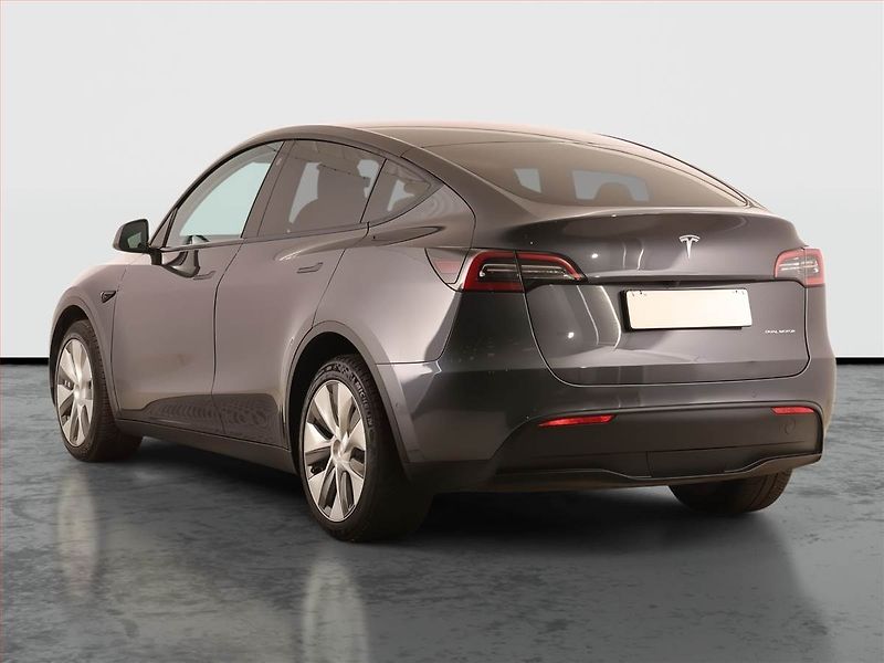 Tesla Model Y (2022) Long Range AWD 79kWh, SoH 92% - fotka 4 z 33