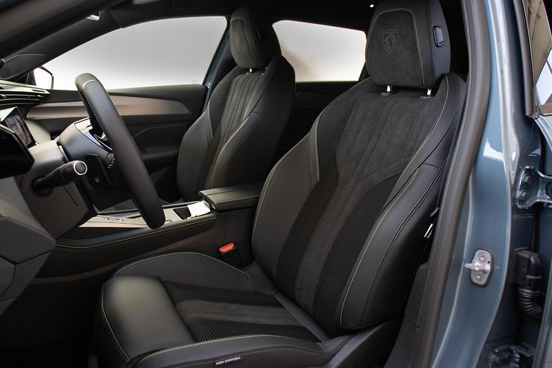 Peugeot 308 (2026) SW GT Elektro 115 kW 58 kWh - fotka 9 z 15