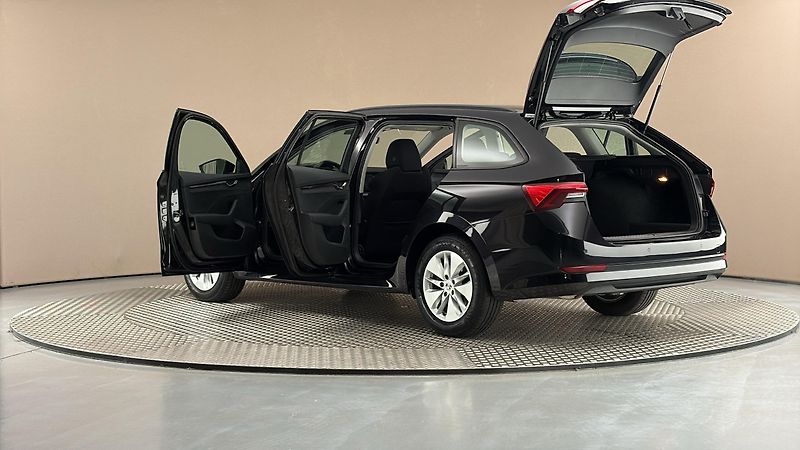 Škoda Octavia 2.0 TDI Ambition Combi - fotka 7 z 23