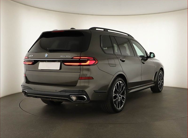 BMW X7 (2025) xDrive40d, Navigace - fotka 5 z 22