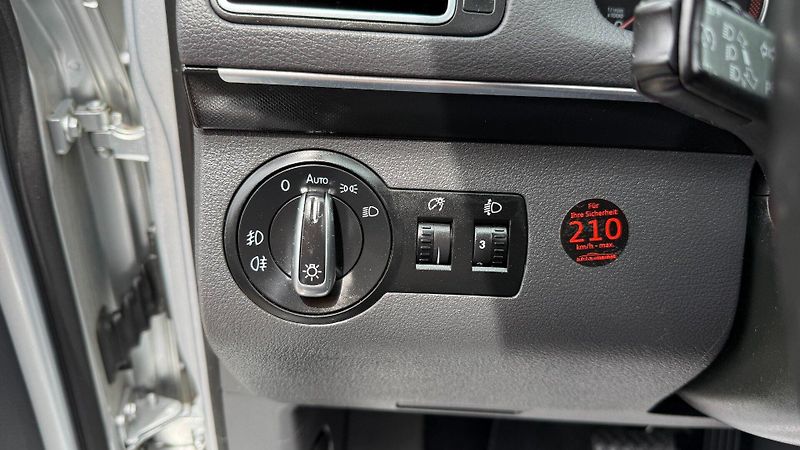 Volkswagen Touran (2014) 2.0TDi 130kW *Tažné*Navi*DSG* - fotka 11 z 24