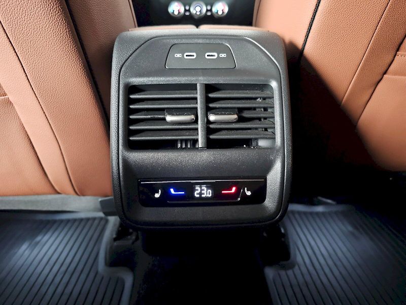 Škoda Superb (2024) combi 2.0TDi142kW 4x4 LAURIN A - fotka 27 z 30