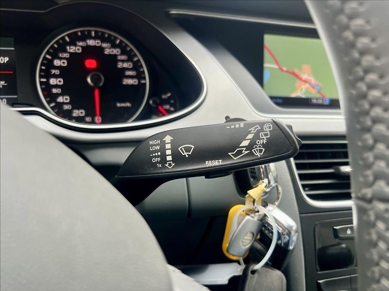 Audi A4 2,0 TDi KLIMA / rezervace - fotka 23 z 40