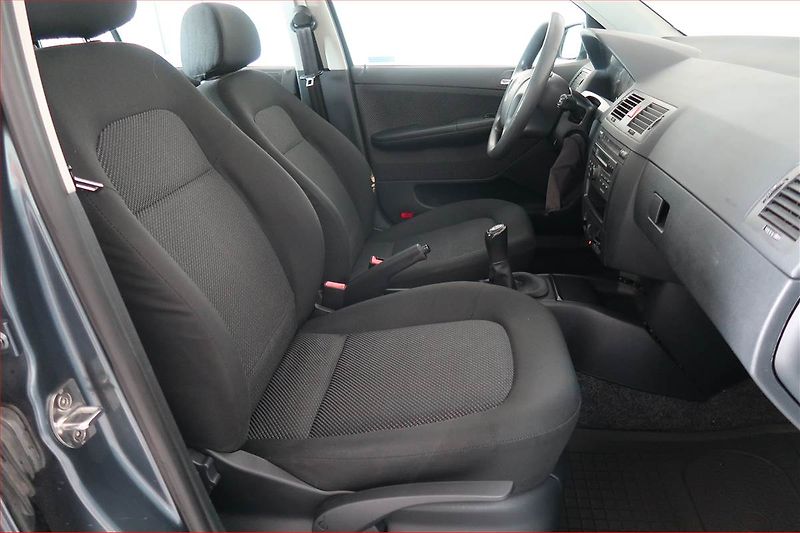 Škoda Fabia (2005) Ambiente 1.4 16V, nová STK - fotka 9 z 15